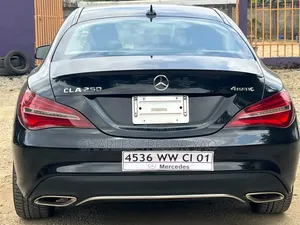 Mercedes-Benz CLA-Class CLA 250 4MATIC Sedan 2018 Noir