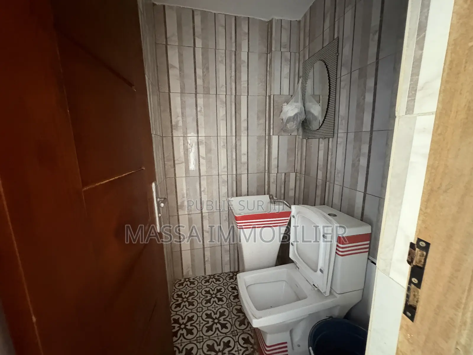 Cession D’un Grand Magasin 50 M2 À Cocody Vallon