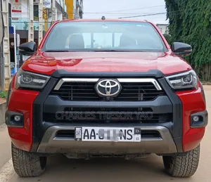 Toyota Hilux 2025 Rouge