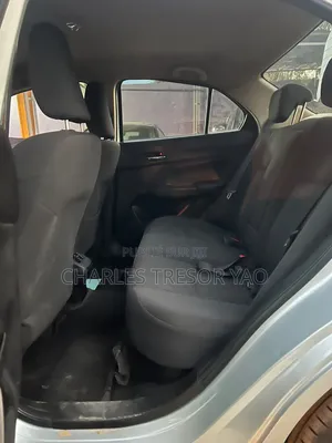 Suzuki Dzire 2025 Gris