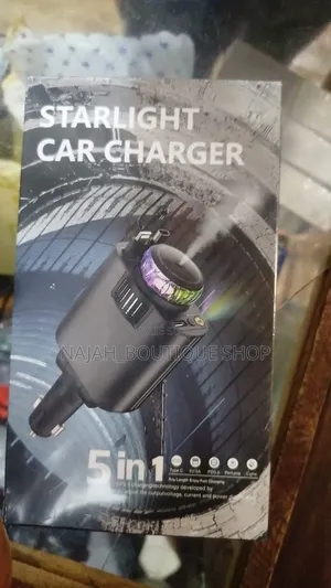 Chargeur Voiture Rétractable 5 en 1 Avec Aromathérapie Et Lumière Led
