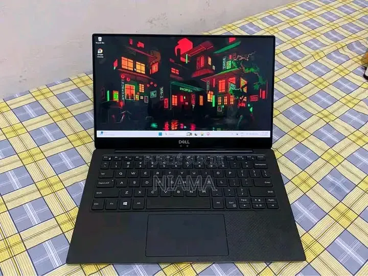 Nouveau Dell XPS 15 9570 16GB Intel Core i7 SSD 512GB