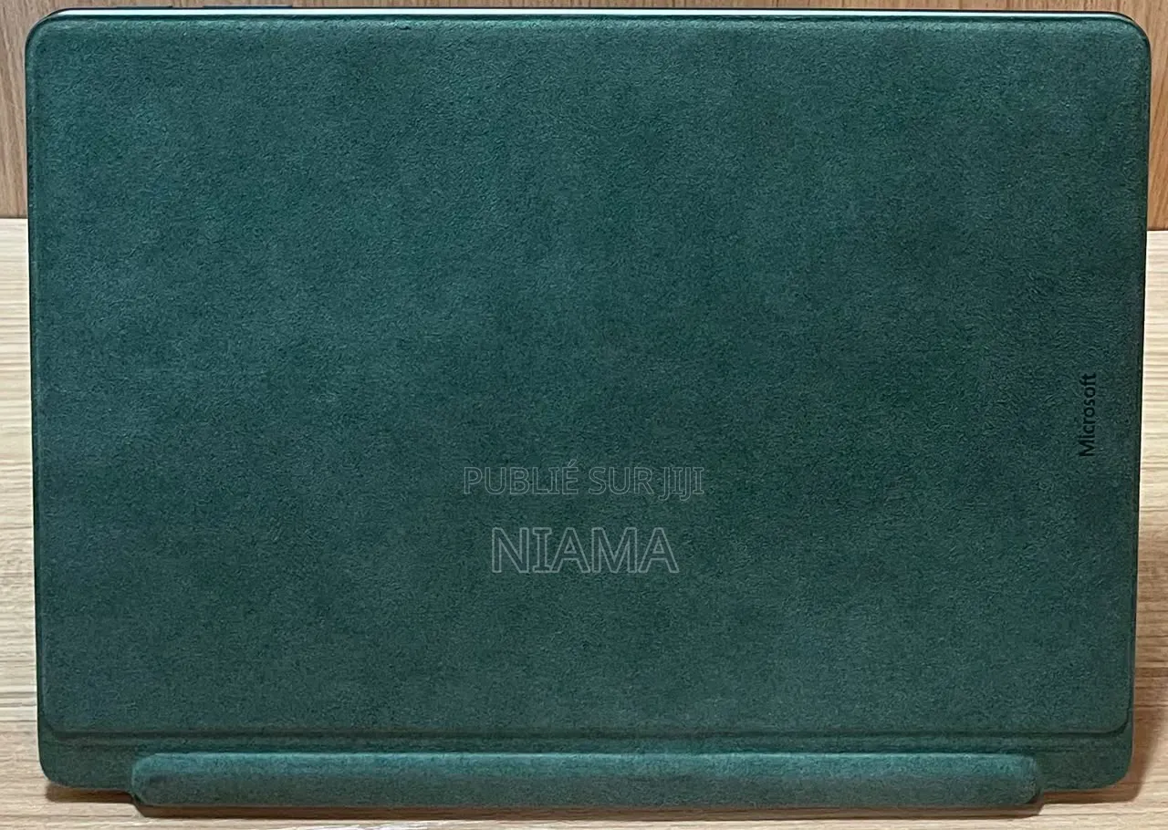 Nouveau Microsoft Surface Pro 9 16GB Intel Core i7 SSD 512GB